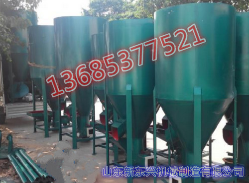 立式飼料攪拌機 臥式攪拌機 干濕混合生產(chǎn)線