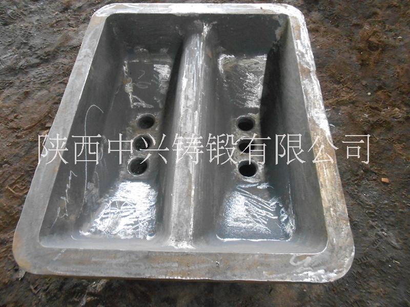 供應(yīng)叉車孔渣盤 渣盤 優(yōu)質(zhì)渣盤 負(fù)壓鑄造渣罐 高質(zhì)量渣罐 合金鋼叉車孔渣盤