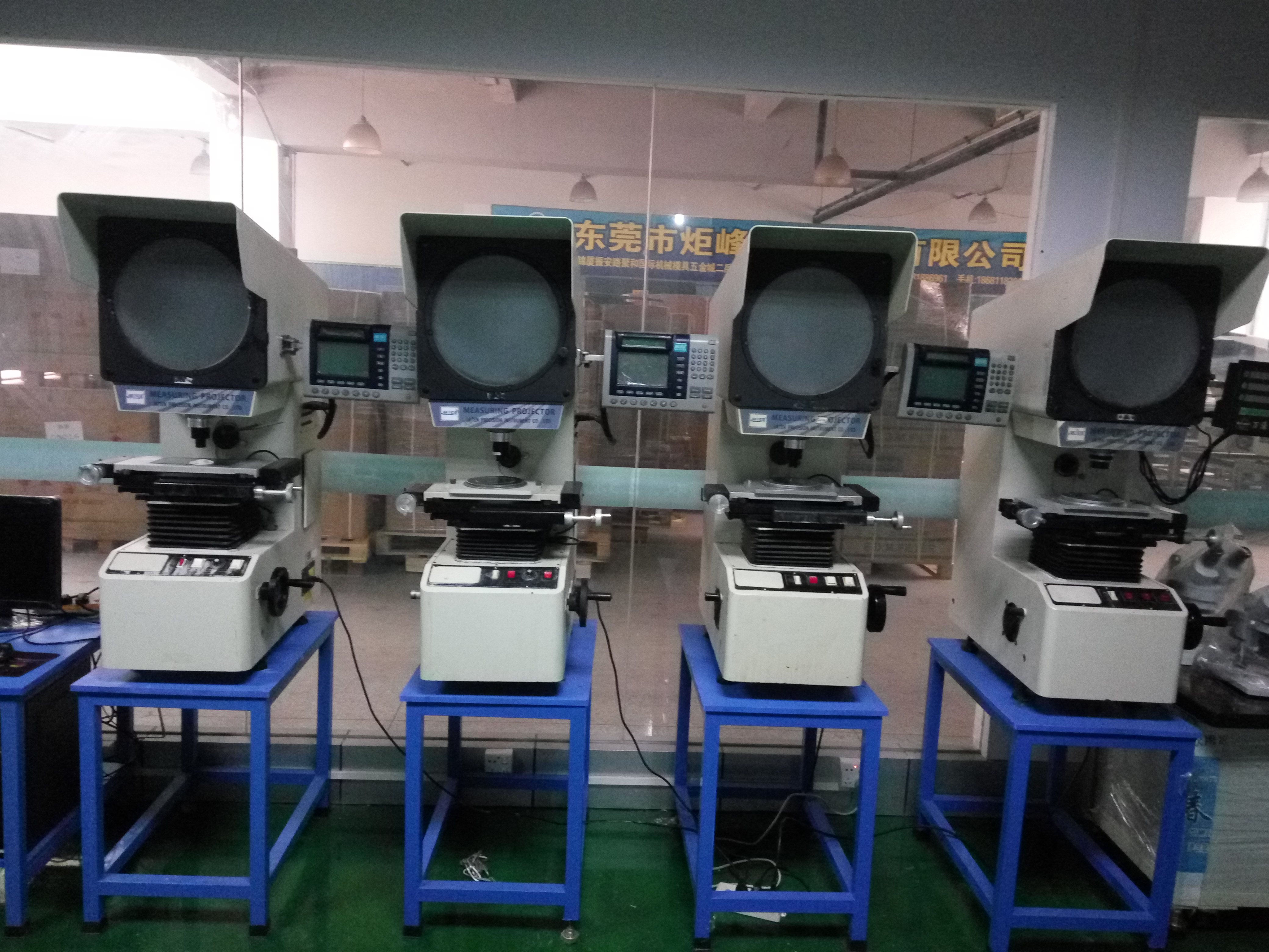 二手嘉騰投影儀九成新，*銷售