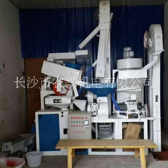 供應(yīng)湖南益陽15型*碾米機(jī)廠家稻谷加工機(jī)械