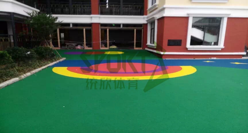 杭州籃球場塑膠地面價(jià)格，杭州籃球場塑膠地面施工，籃球場塑膠地面