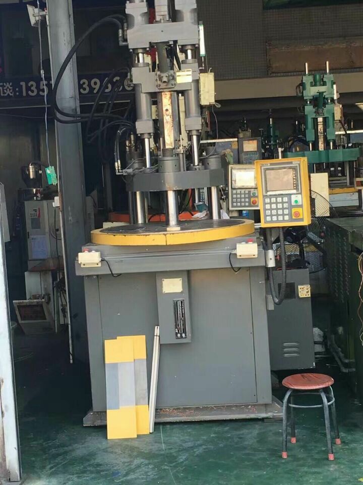 廣東立式注塑機(jī)價(jià)格，廣東立式注塑機(jī)批發(fā)，立式注塑機(jī)批發(fā)價(jià)