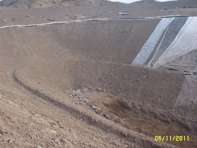 江蘇土工布價格，土工布廠家，藕池防滲膜，復(fù)合土工膜廠家