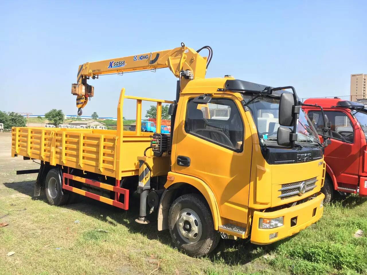 自卸式隨車吊，隨車起重運(yùn)輸車廠家，價(jià)格