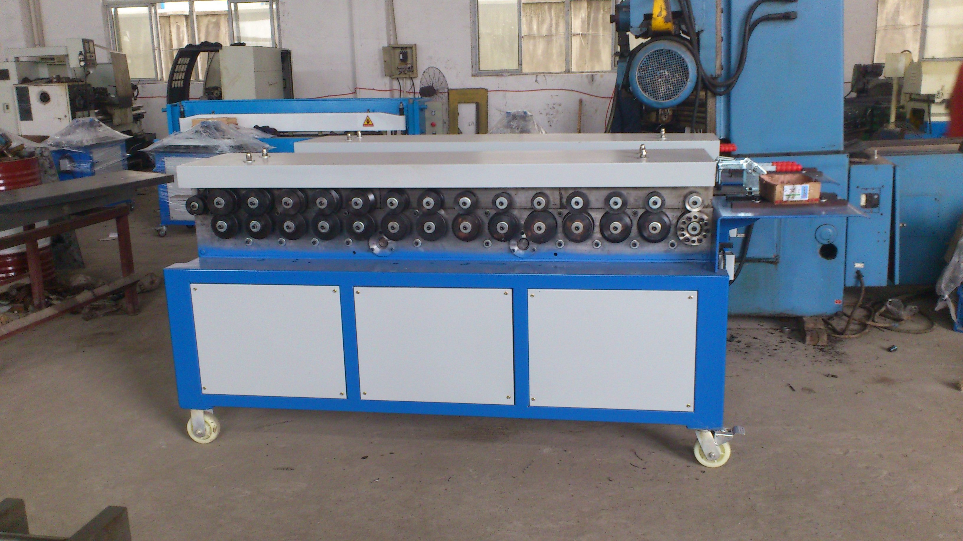 廠家直銷1.2共板法蘭機(jī) 共板法蘭成型機(jī)