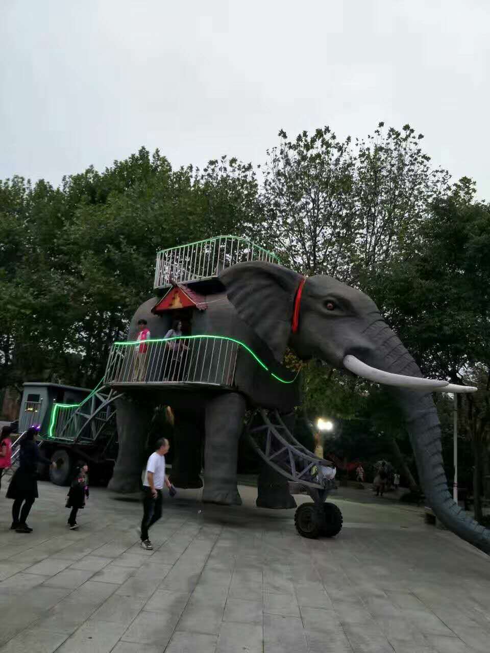 巡游機(jī)械會(huì)噴水大象展覽出租