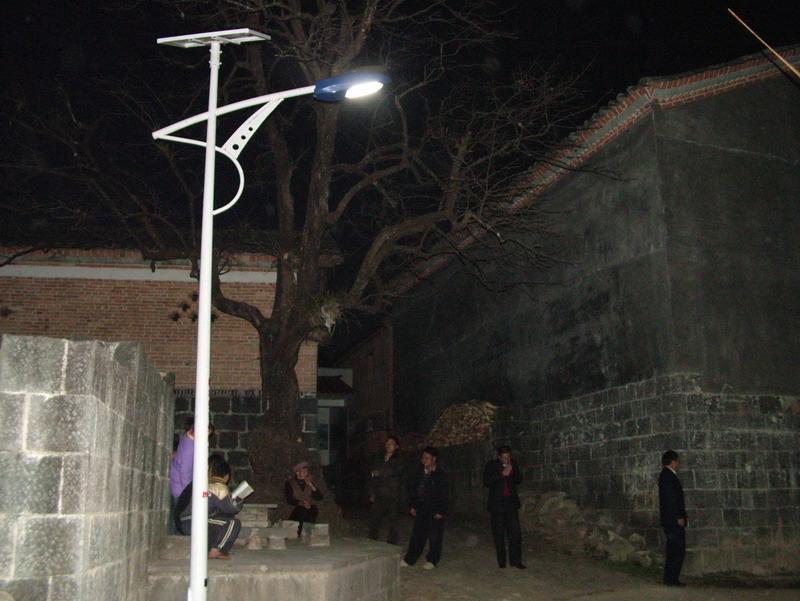 云南德宏州太陽(yáng)能路燈/德宏州太陽(yáng)能路燈價(jià)格/德宏州太陽(yáng)能路燈廠家