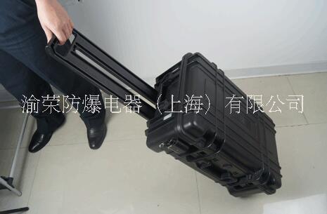 專業(yè)LED防爆便攜式照明燈渝榮防爆特價