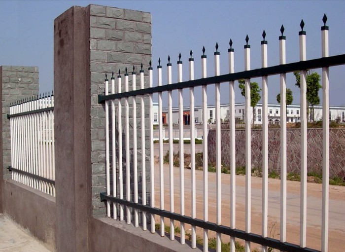 佛山廠家金蘭供應(yīng)鋅鋼護(hù)欄小區(qū)護(hù)欄圍欄