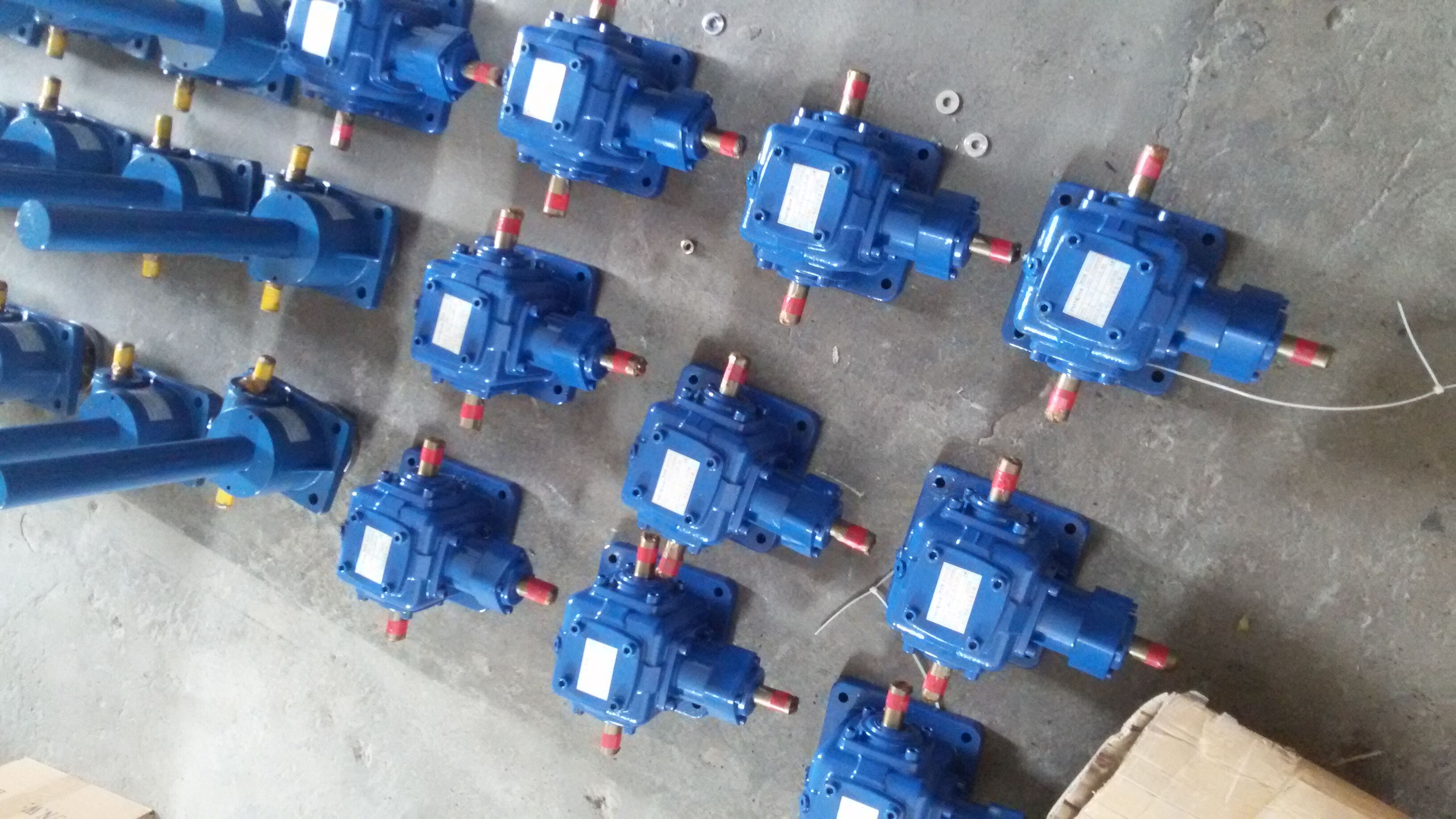 SWL系列蝸輪絲桿升降，機(jī)械、冶金、建筑、水利設(shè)備等行業(yè)*升降機(jī)