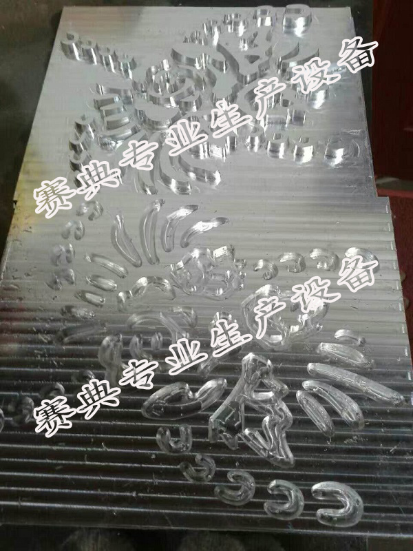 供應(yīng)服裝面料凹凸壓花機(jī),凹凸3D帶色彩壓花機(jī) 服裝面料凹凸3D帶色彩壓花機(jī)