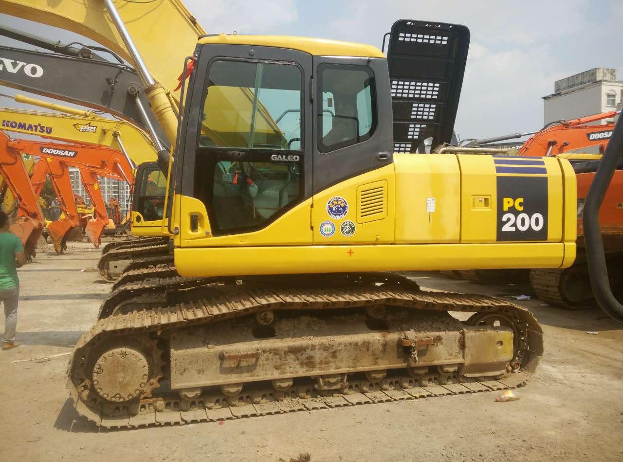 25萬出售小松200-7挖掘機(jī) 車況完好 二手挖掘機(jī)市場(chǎng)價(jià)格 二手挖掘機(jī)信息
