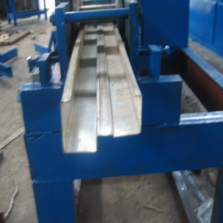 河北壓機廠家定做各種型號門框機 門框機設備 門框成型機