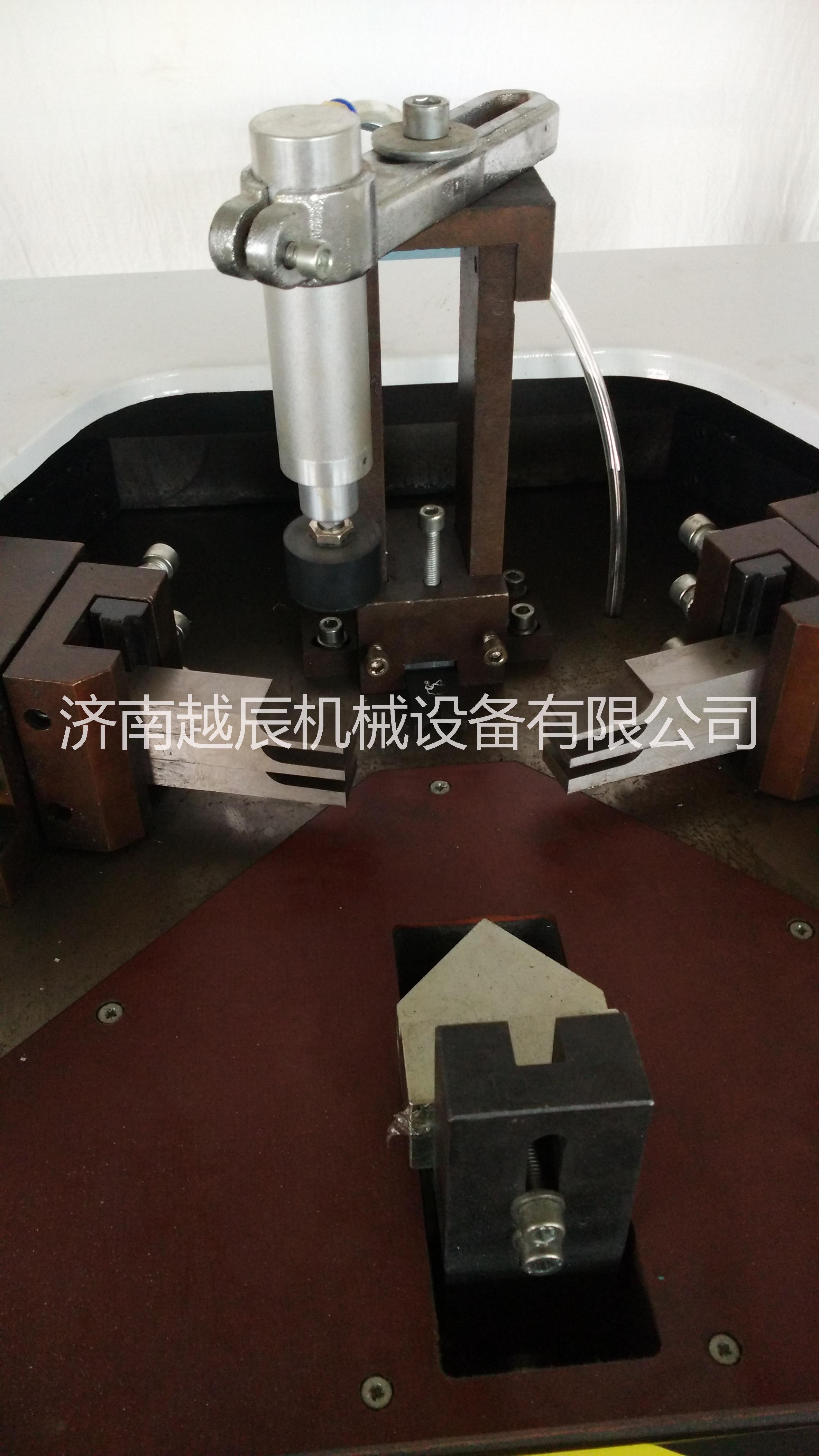 供應(yīng)濟(jì)南越辰 鋁合金門窗組角機(jī)，全套斷橋鋁門窗設(shè)備價(jià)格