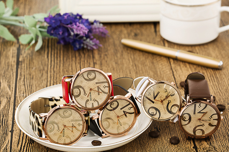 玫瑰金大數(shù)字表盤豹紋皮帶女表  韓版時尚櫻花豹紋皮帶男女情侶手表