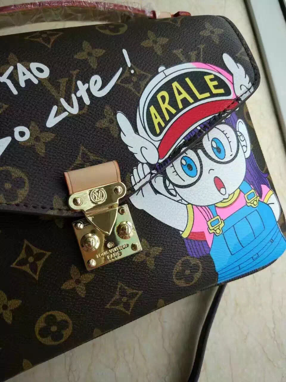 仿原版lV郵差包 微信：bao11088 熱銷(xiāo) 仿原版lV郵差包