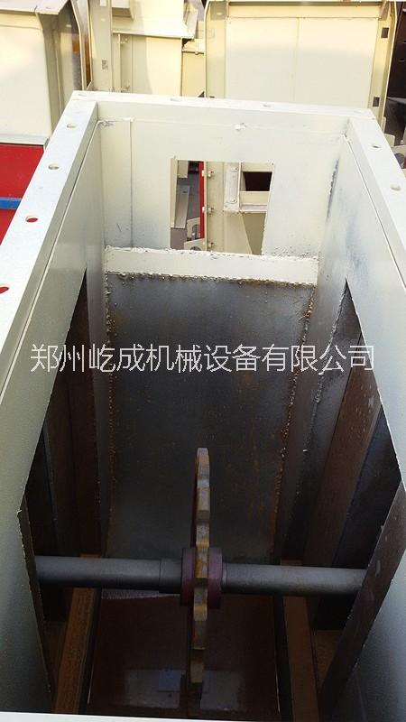 板鏈提升機   鄭州屹成機械 定制提升機 提升機設(shè)備生產(chǎn)廠家   歡迎到廠參觀咨詢