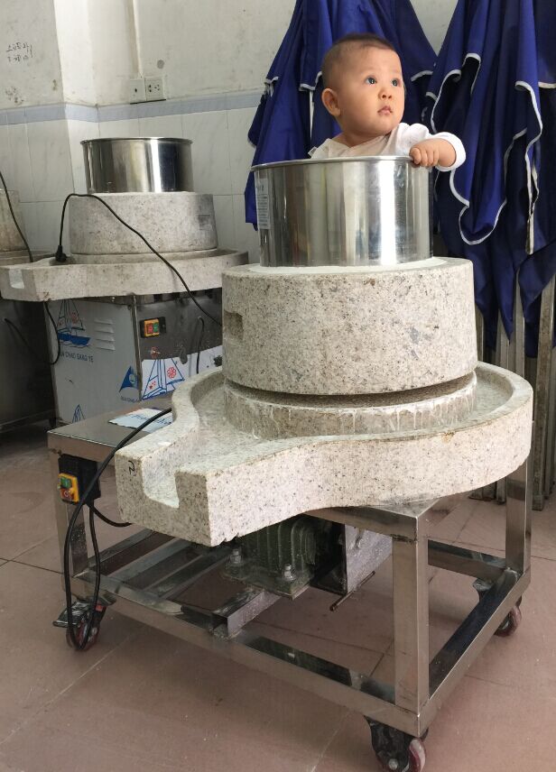 深圳供應(yīng)石磨米漿機(jī)，買廣東腸粉石磨機(jī)價(jià)格及聯(lián)系方式