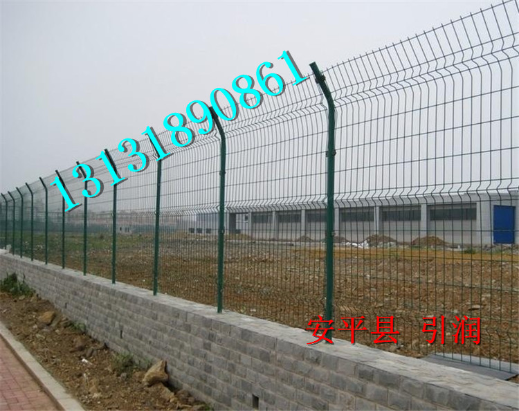 質(zhì)優(yōu)價(jià)廉-現(xiàn)貨護(hù)欄網(wǎng)批發(fā) 綠色鐵絲網(wǎng)廠家 浸塑墨綠養(yǎng)殖圍網(wǎng)