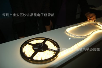 廠家供應(yīng) 5050高亮低壓家裝冷白60燈條