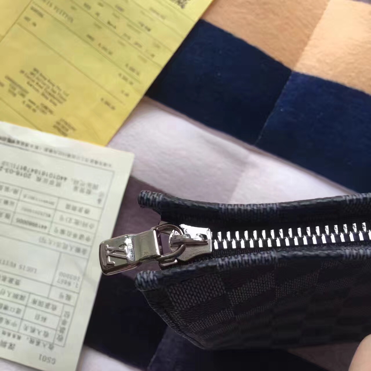 仿包包原版皮LV信封包 微信：bao11088 仿女士包包原版皮LV信封包