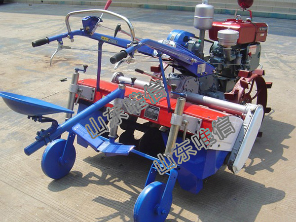 起壟開溝機(jī)