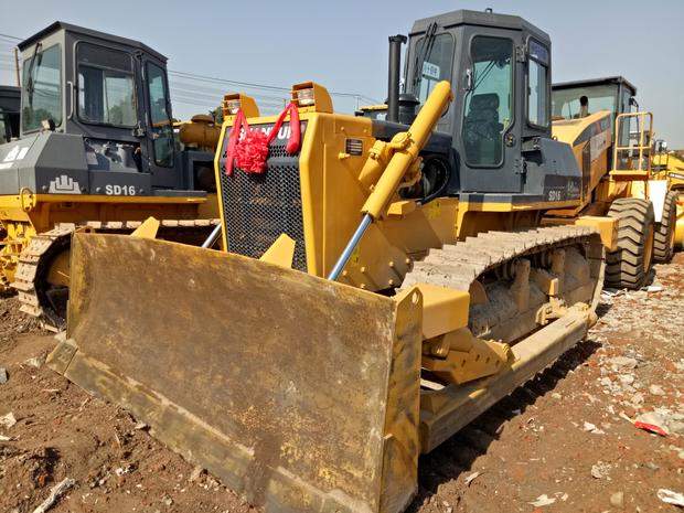 出售二手山推干地推土機，9成新