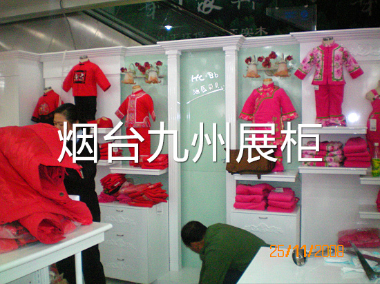 山東童裝展柜定做 煙臺(tái)兒童服裝展示柜價(jià)格