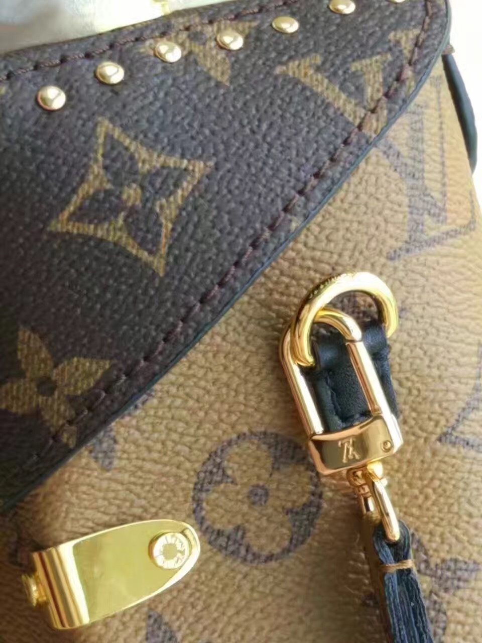 2016秋冬系列時裝秀LV相機包 微信：bao11088