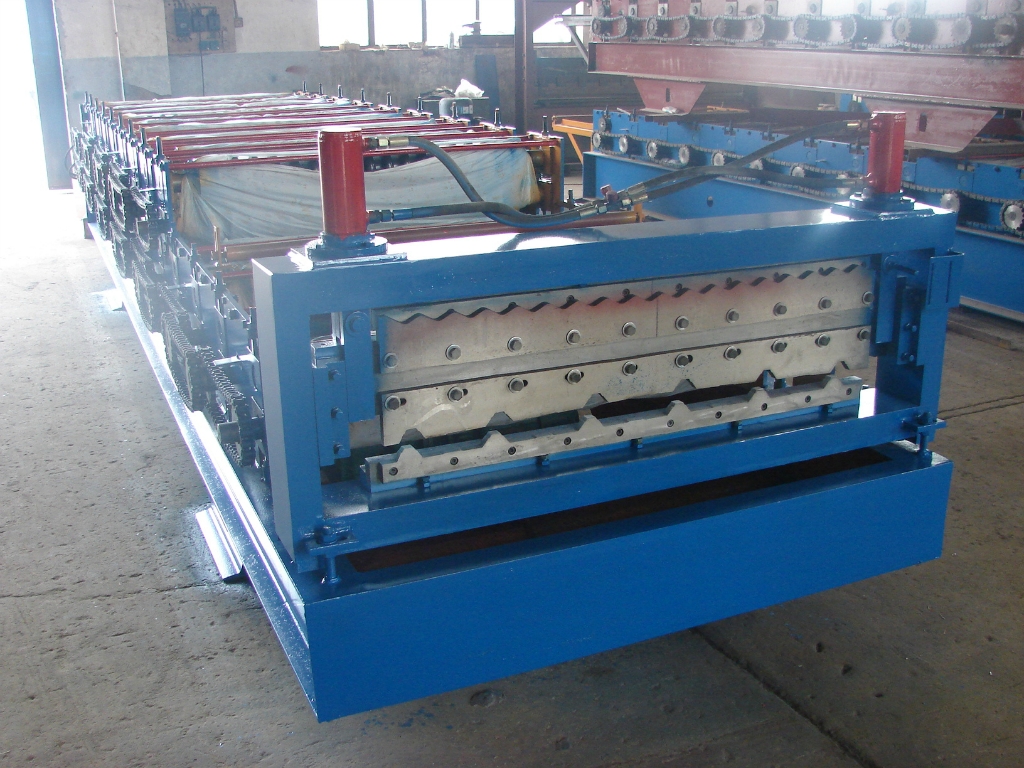 廠家直銷聚英850型彩鋼壓瓦機