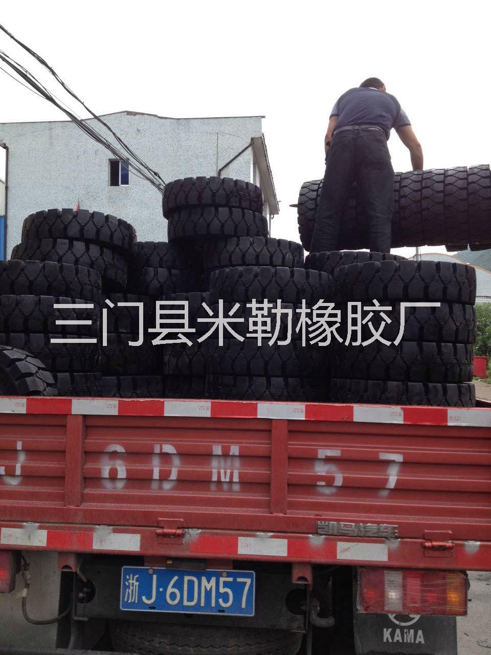 供應(yīng)叉車實(shí)心輪胎供應(yīng)商，浙江叉車實(shí)心輪胎供應(yīng)商，叉車實(shí)心輪胎批發(fā)