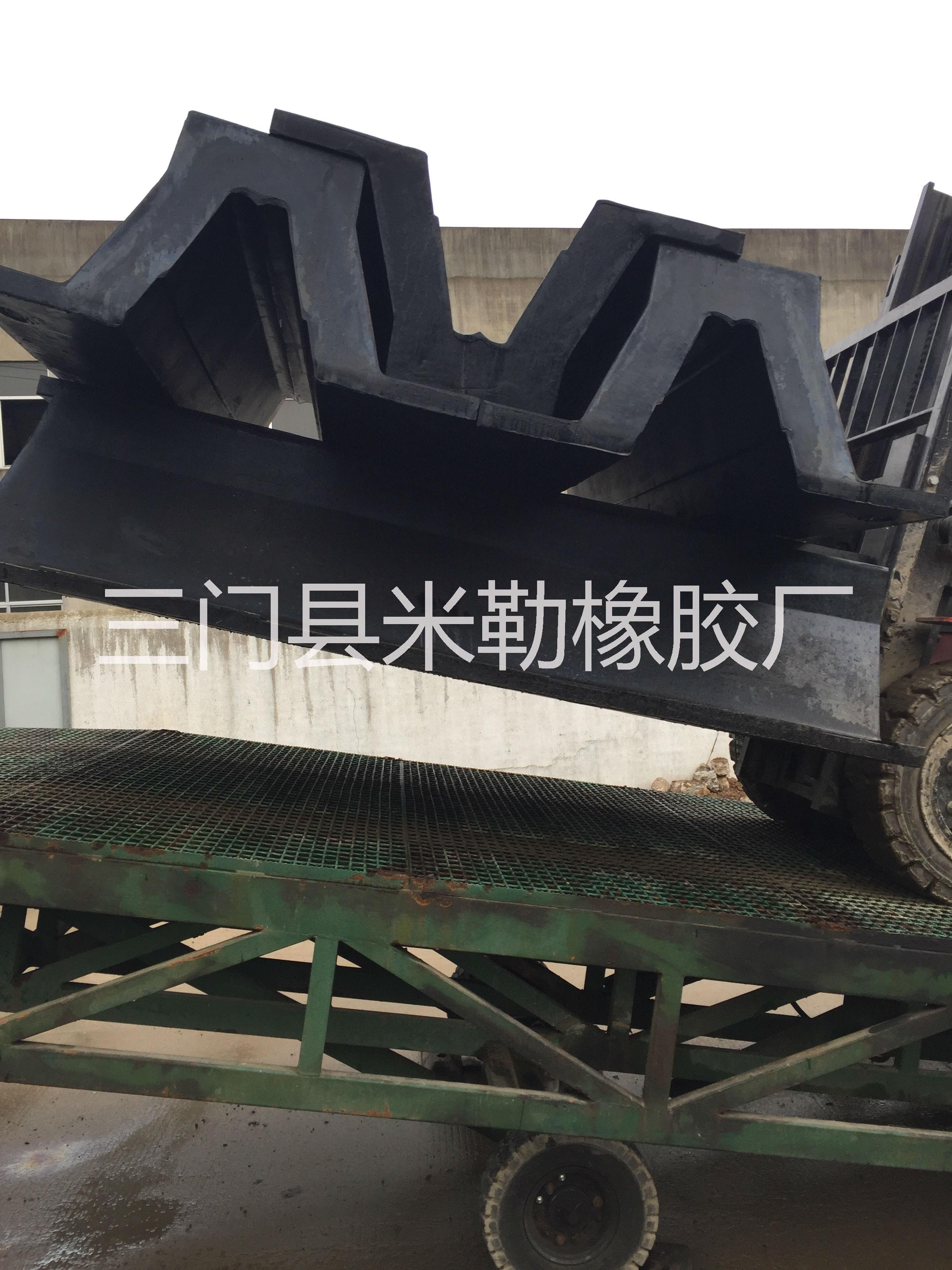 供應(yīng)超級拱型（DA型）橡膠護(hù)舷超級拱型DA型橡膠護(hù)舷