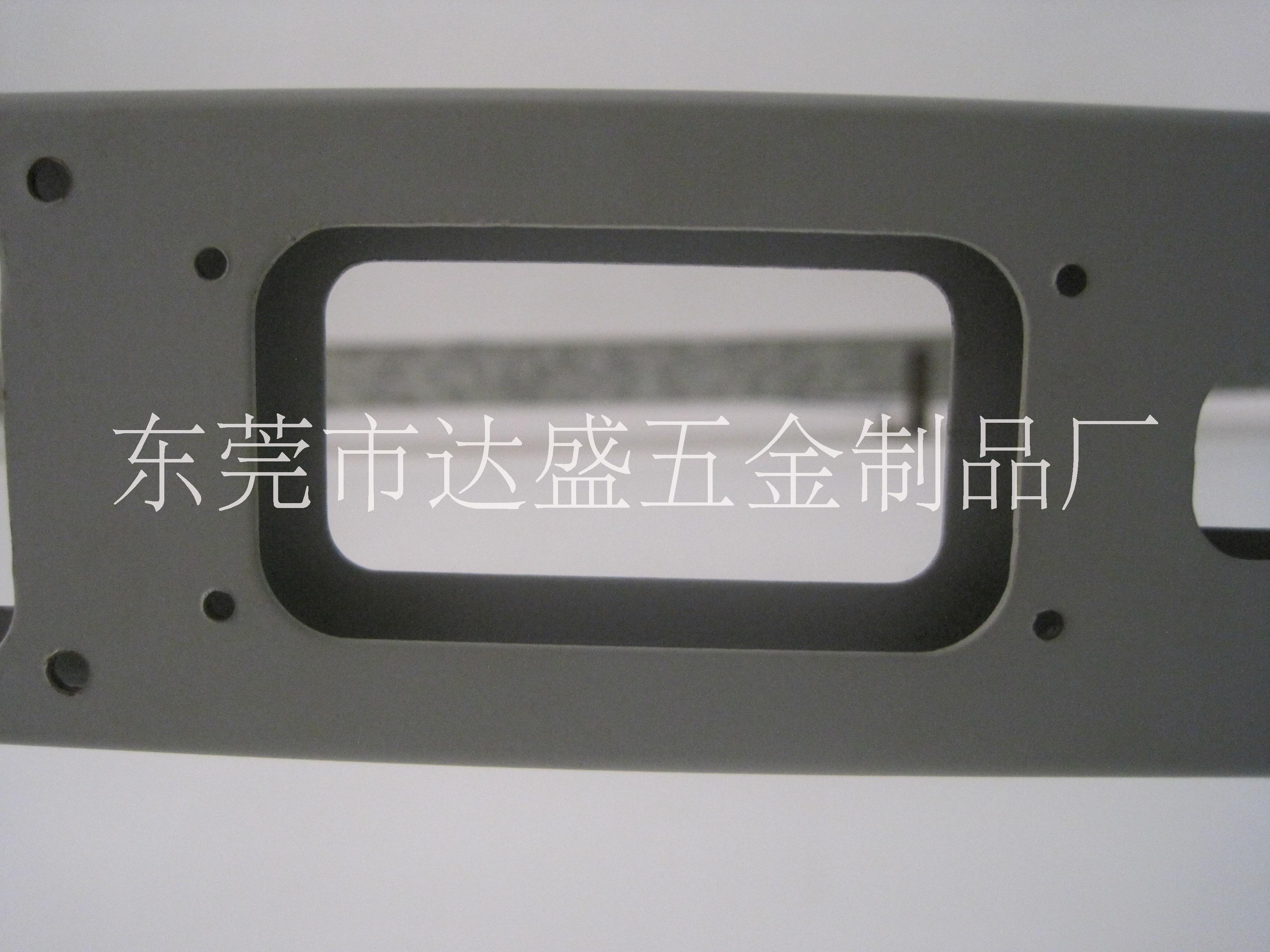 顯示器金屬內(nèi)框架 我司專業(yè)生產(chǎn)大型機(jī)電彎管、各類家具彎管、精密沖孔、精密焊接、各類五金配件加工