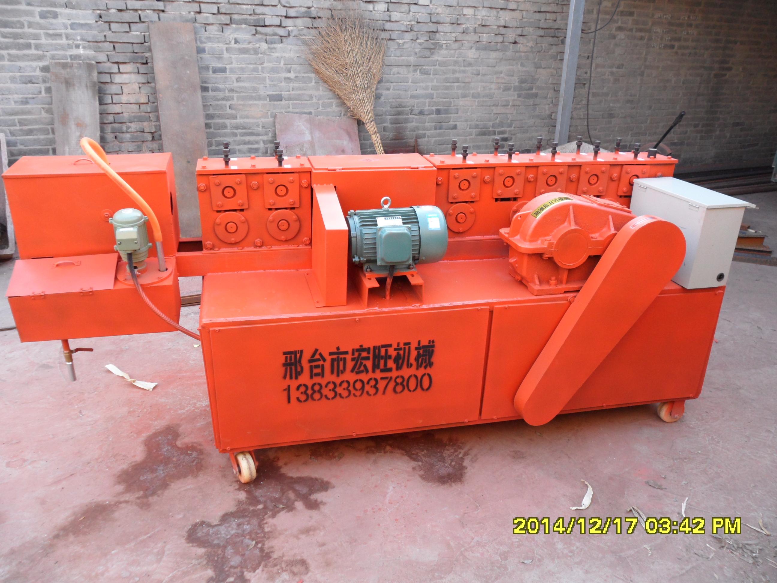 鋼管調(diào)直機(jī)/鋼管調(diào)直除銹刷漆一體機(jī)