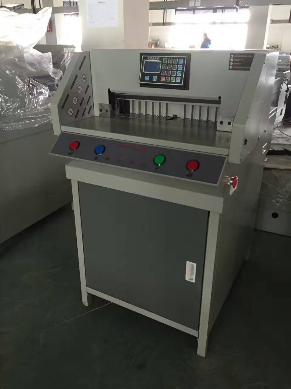 海南液壓切紙機廠家  液壓程控切紙機5608H