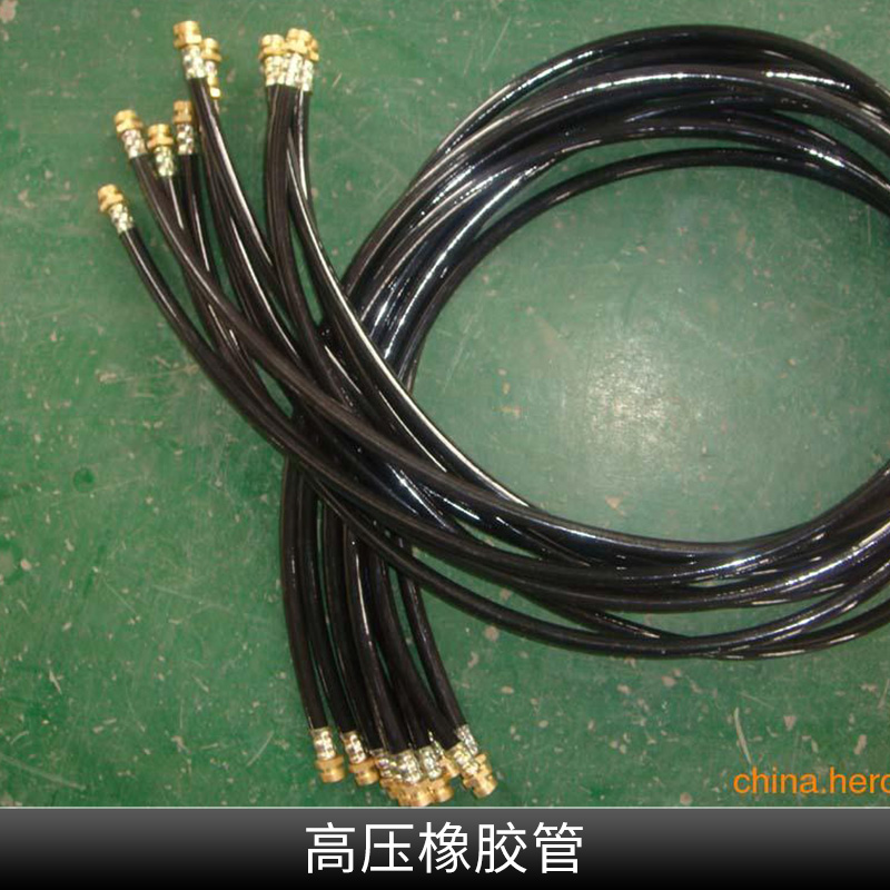 高壓橡膠管出售防靜電加油機光面高壓橡膠軟膠管加油站燃油用軟管