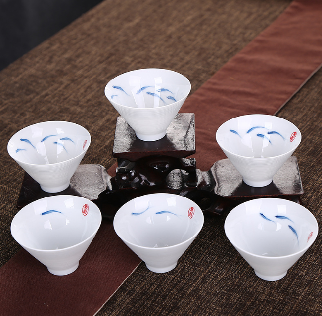 青花瓷斗笠茶杯特色手繪鯉魚品茗杯
