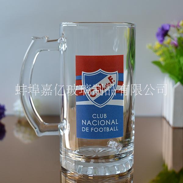 貼花便宜的玻璃啤酒把杯