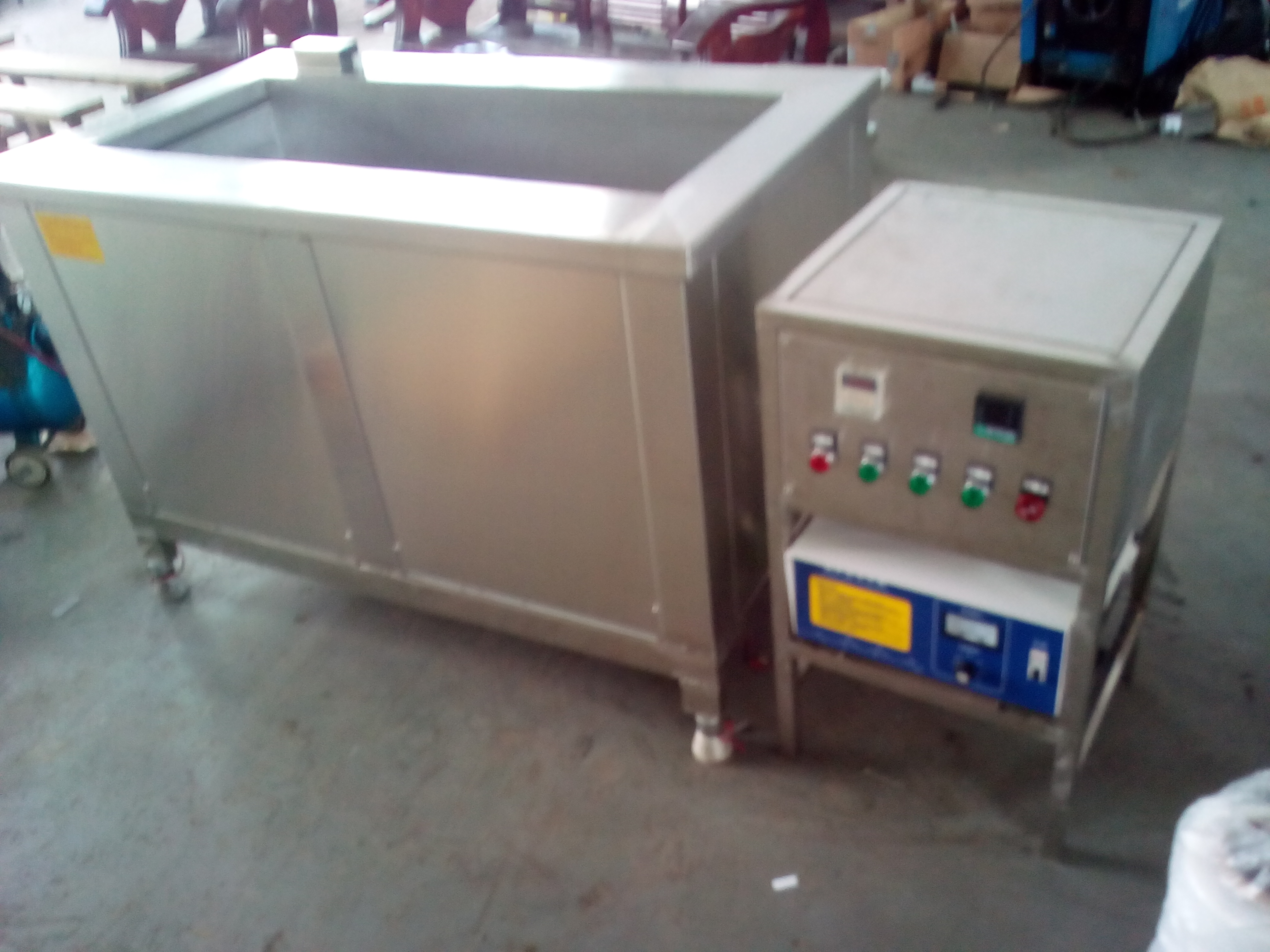 單槽超聲波清洗機(jī)