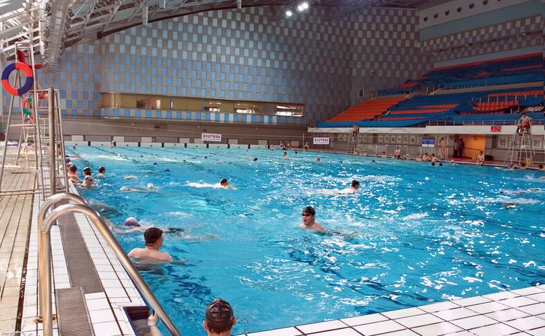 泳泳館泳池水設(shè)備