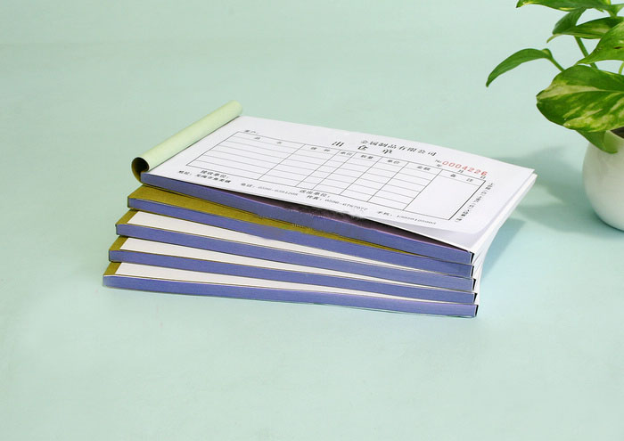 廠家直銷供應(yīng)深圳常平橋頭不干膠 送貨單無(wú)碳紙 設(shè)計(jì)彩色印刷貼紙