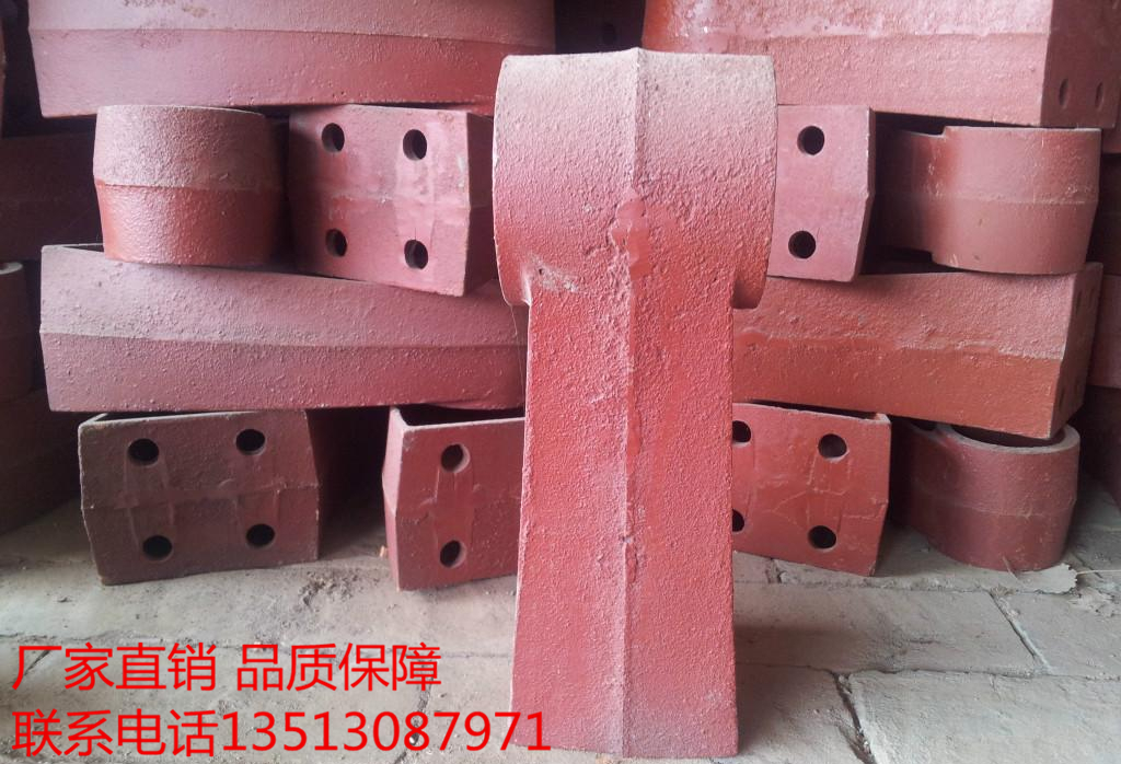 公路橋梁護(hù)欄支架300*80鑄鐵防撞護(hù)欄支座 底座 護(hù)欄立柱