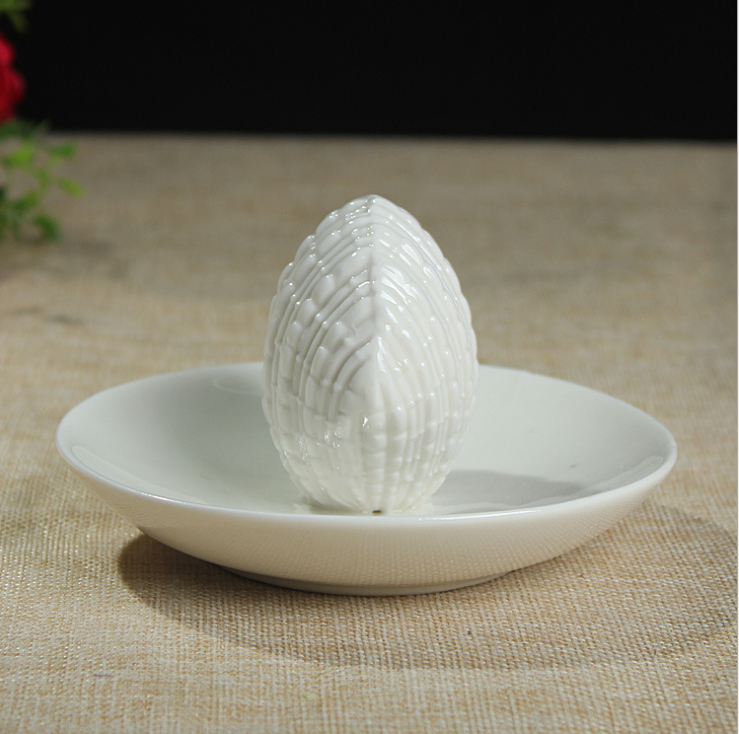 廠家批發(fā) 簡約現(xiàn)代陶瓷工藝品擺飾 新款創(chuàng)意貝殼器皿*家居擺飾