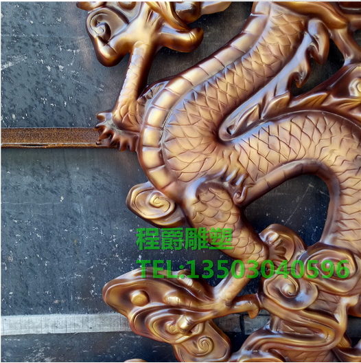 供應(yīng)酒店裝潢玻璃鋼龍戲珠雕塑 定做