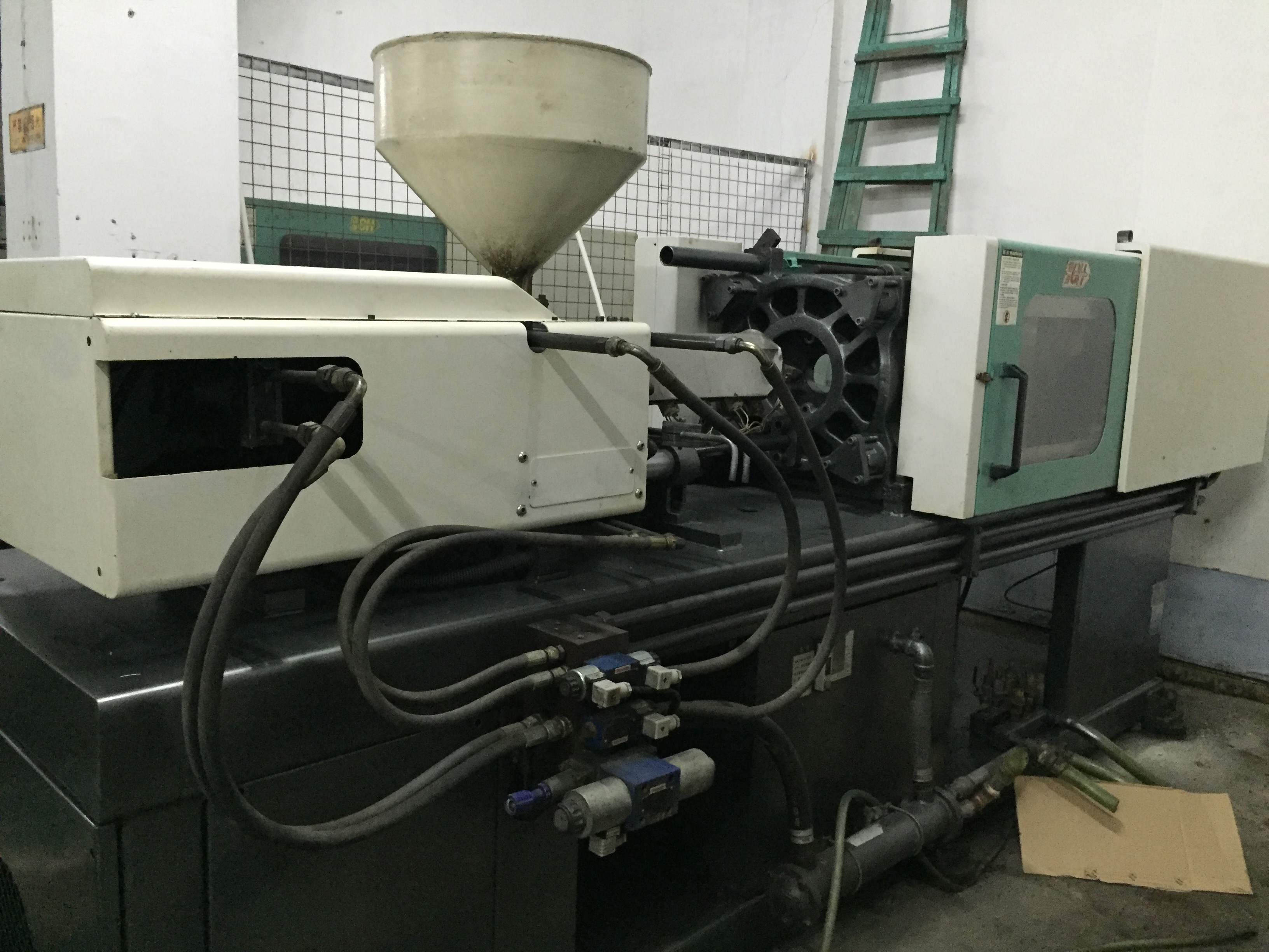 工廠震雄88噸二手注塑機(jī)轉(zhuǎn)讓  震雄88噸舊注塑機(jī)轉(zhuǎn)讓 震雄88