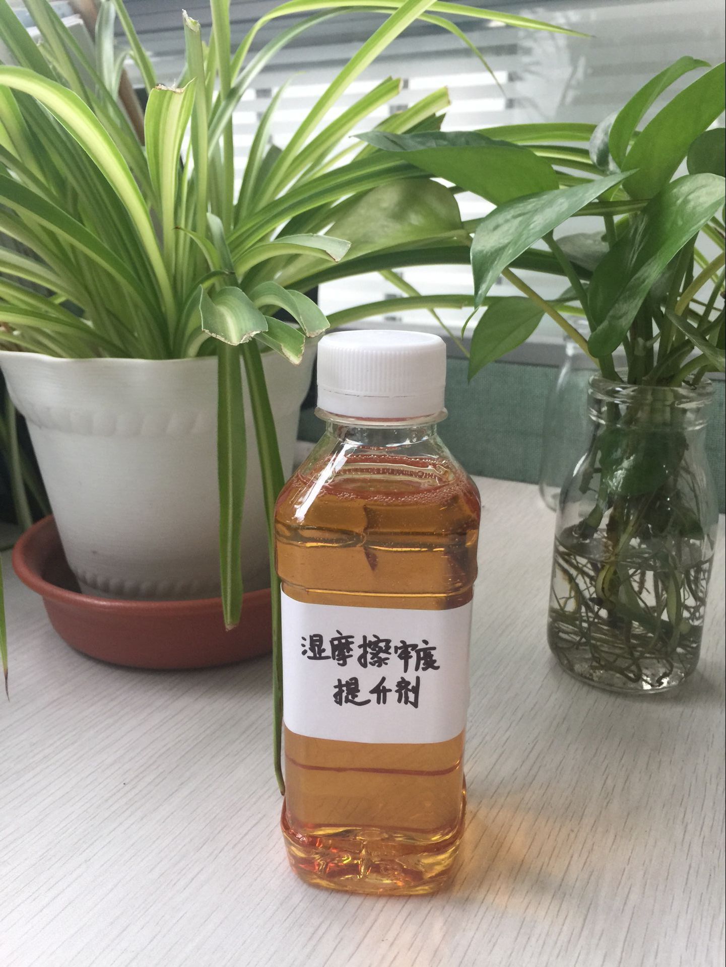 【專業(yè)生產(chǎn)廠家】環(huán)保無甲醛濕摩牢度提升劑 DY555 上海德緣  無甲醛濕摩牢度提升劑DY555