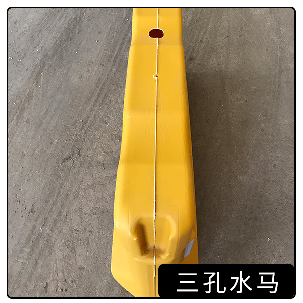 菏澤三孔水馬新料吹塑水馬交通設(shè)施市政水馬圍欄廠家批發(fā)