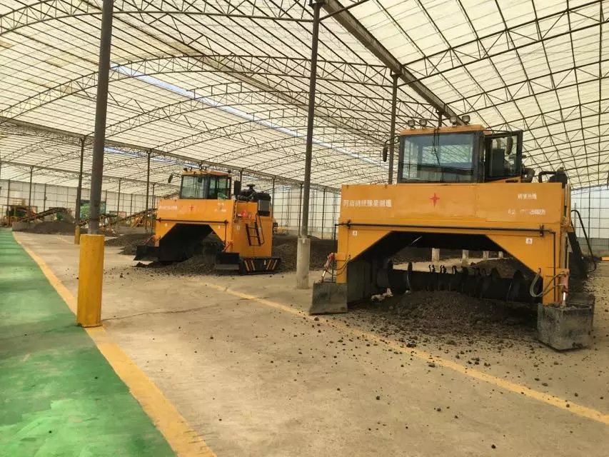 液壓輔助機(jī)械履帶2300型號(hào)翻堆