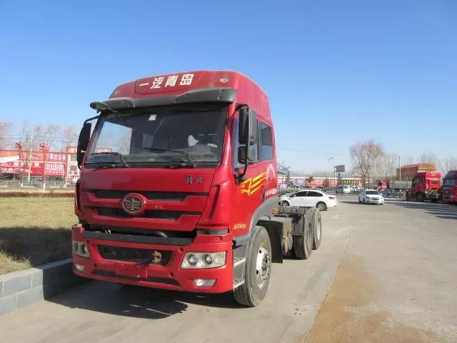 轉(zhuǎn)讓二手解放捍衛(wèi)雙驅(qū)牽引車 轉(zhuǎn)讓二手解放捍衛(wèi)雙驅(qū)牽引車 半掛 手續(xù)齊全 一手車