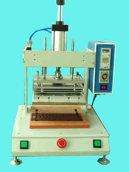 氣動熱壓機生產(chǎn)廠家 專業(yè)制造各種氣動熱壓機